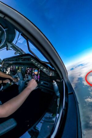 360° Airline Cockpit View, FULL Flight | Dallas – Miami | American Eagle E-145